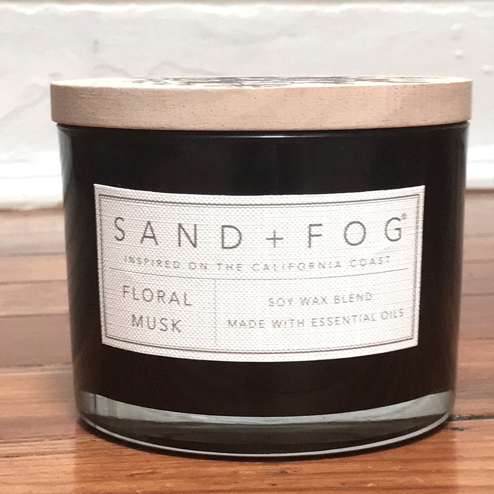 Sand + Fog Floral Musk Candle, Painted Lid, 2 Wicks, NWT